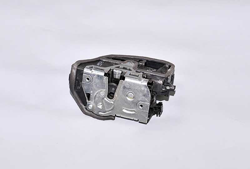 BMW M SERİSİ ÇIKMA YEDEK PARÇA ÇIKMA-BMW-PARÇA-E-60-5-SERİSİ-KAPI-KİLİDİ-(1)